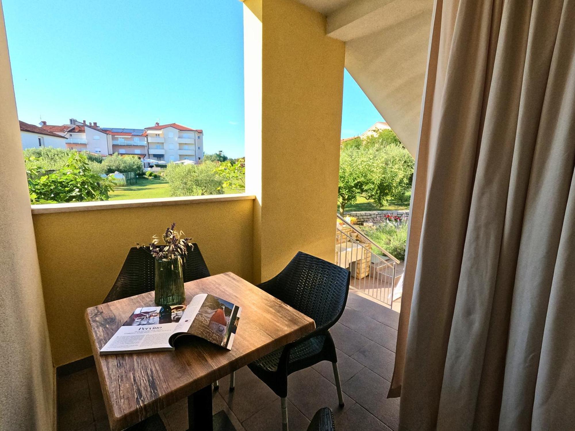 Apartments Goltes Lovrečica Esterno foto